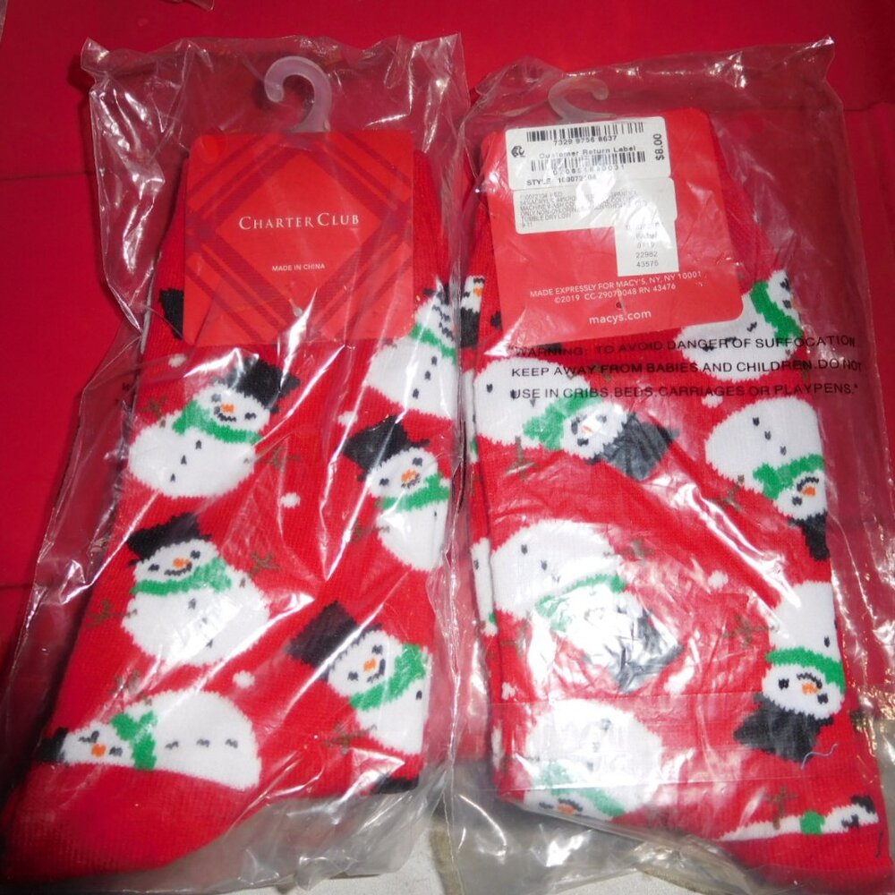 NWT WOMENS CHARTER CLUB CHRISTMAS SOCKS - RED snowmen all over print